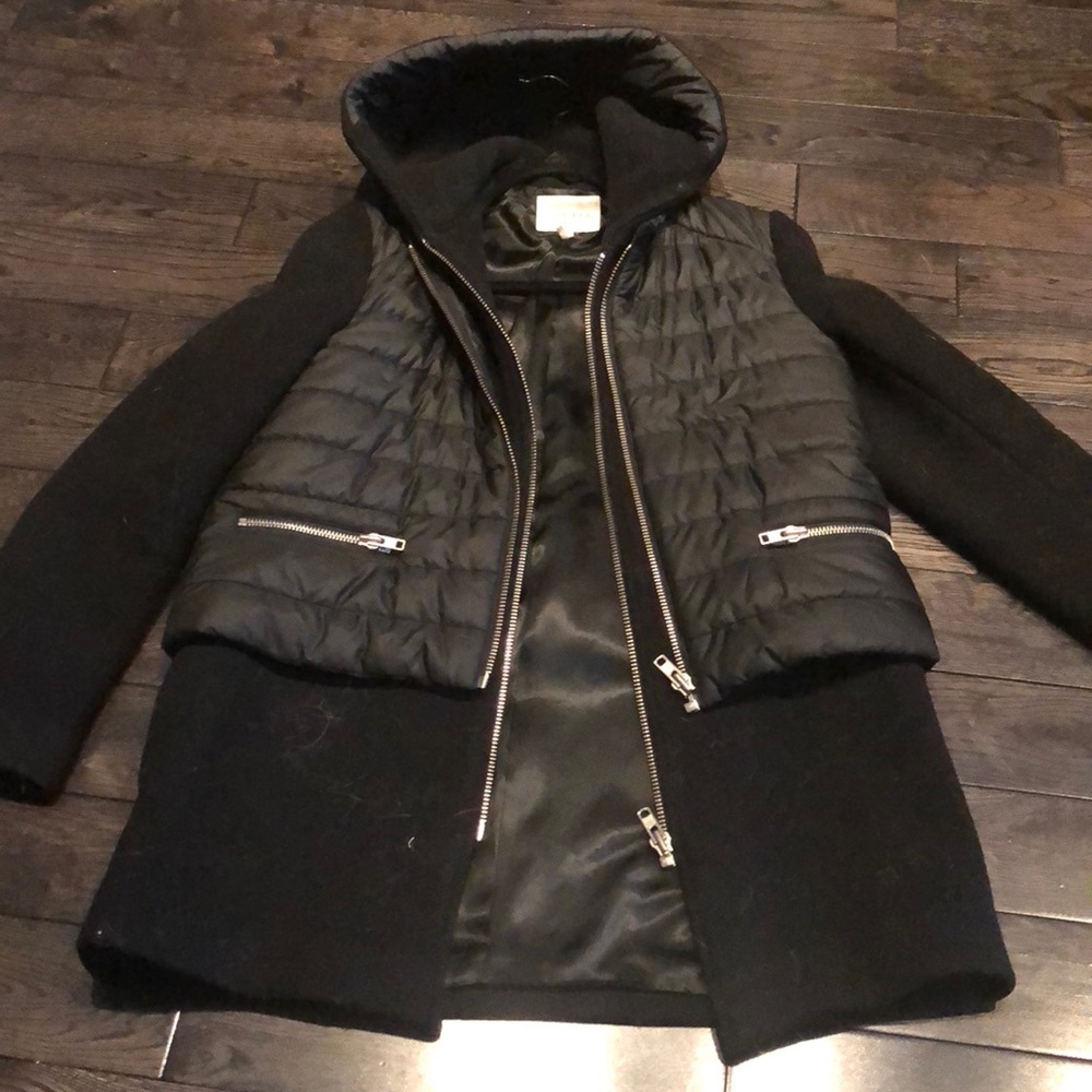 Sandro trench with puffer detail